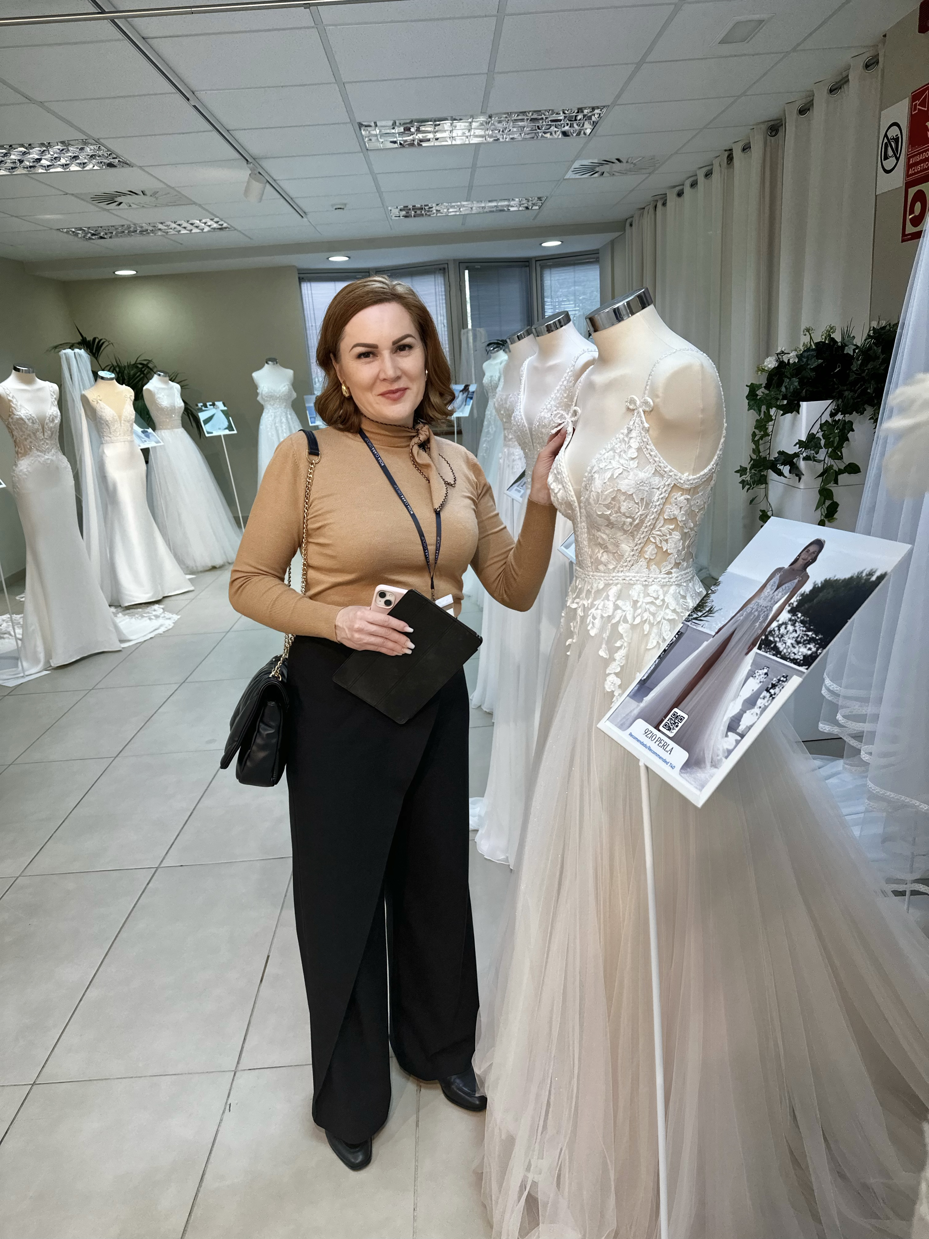 Legjobb ruhaszalon debrecenben berles eskuvoi ruha vasarlasa La femme szalonban alomruhak